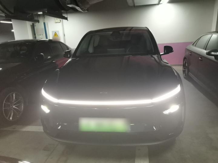 Model Y 2025 RWD photo 2