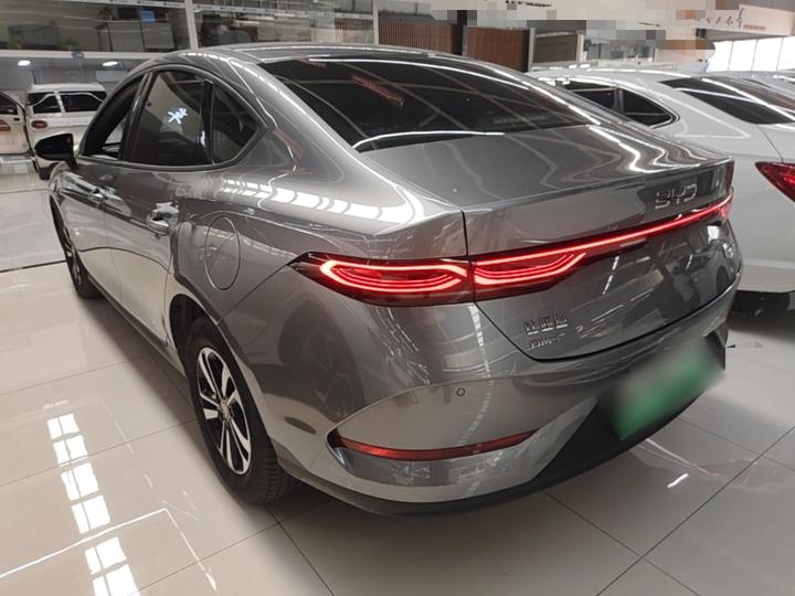 Qin PLUS 2025 DM-i ADAS 128KM Progressive photo 4