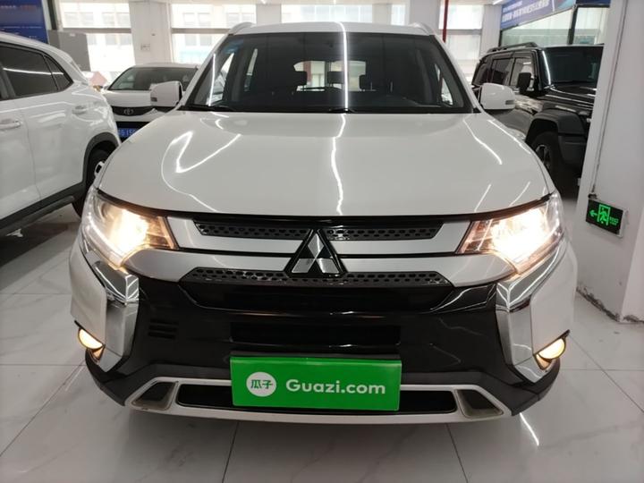 Outlander 2020 2.0L RWD Enjoy 5-Seater photo 2