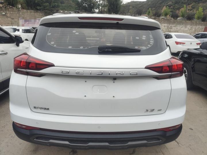 BAIC X3 2019 1.5T MT Honor photo 5