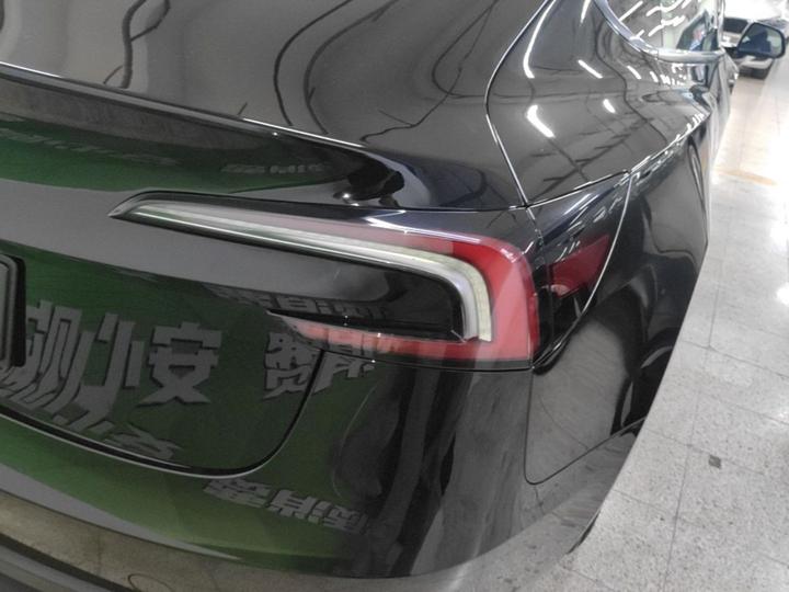 Model 3 2023 RWD photo 7