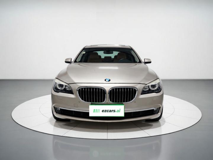 7 Series 2009 740Li Leading photo 2