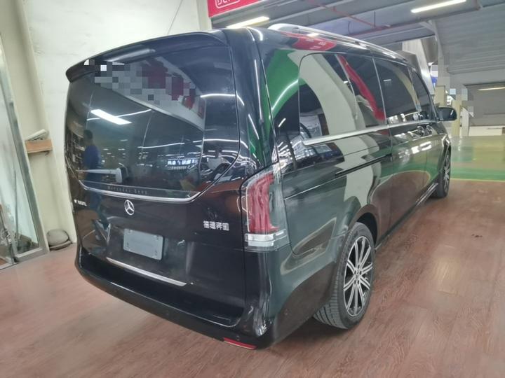 V-Class 2024 V 300 L Long Wheelbase Premium photo 4