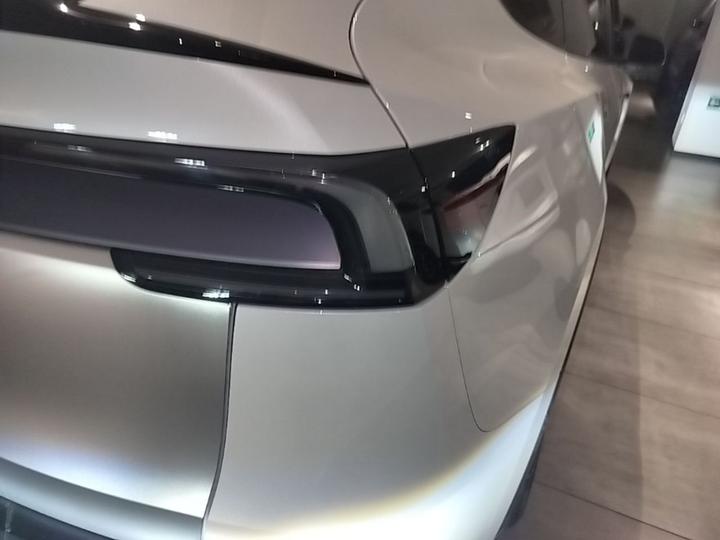 Model Y L 2025 Long Range AWD photo 7