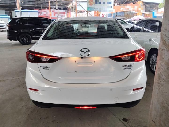 3 Axela 2017 Sedan 1.5L AT Luxury China V photo 3