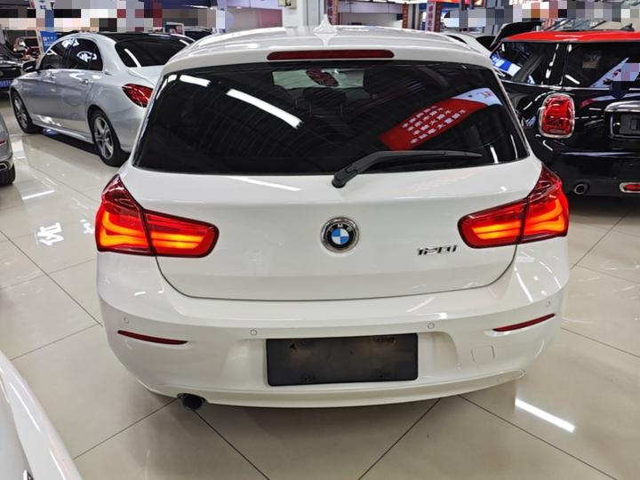 1 Series Imported 2015 120i Leading photo 3