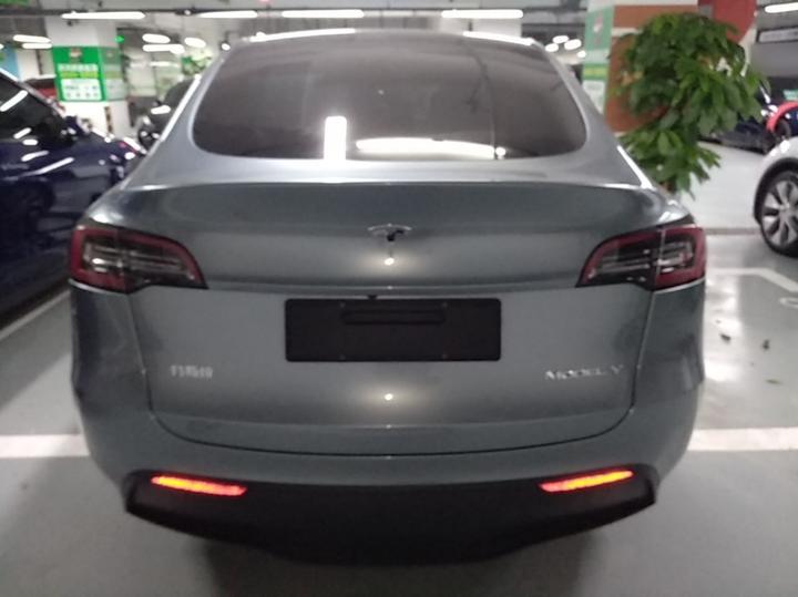 Model Y 2021 Standard Range RWD photo 3