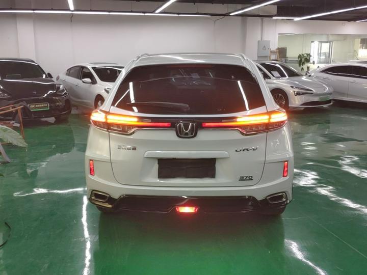 UR-V 2020 370TURBO RWD photo 3