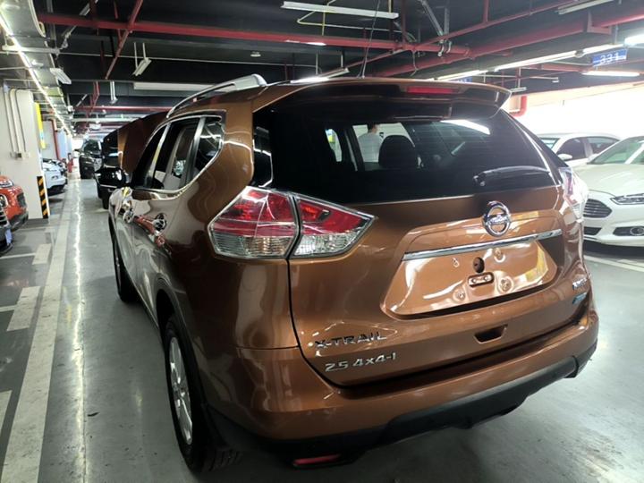 X-Trail 2014 2.5L CVT Luxury 4WD photo 4