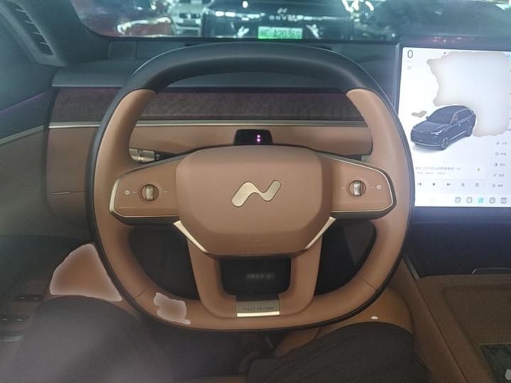 L90 2025 Max 6-Seater 85 photo 6