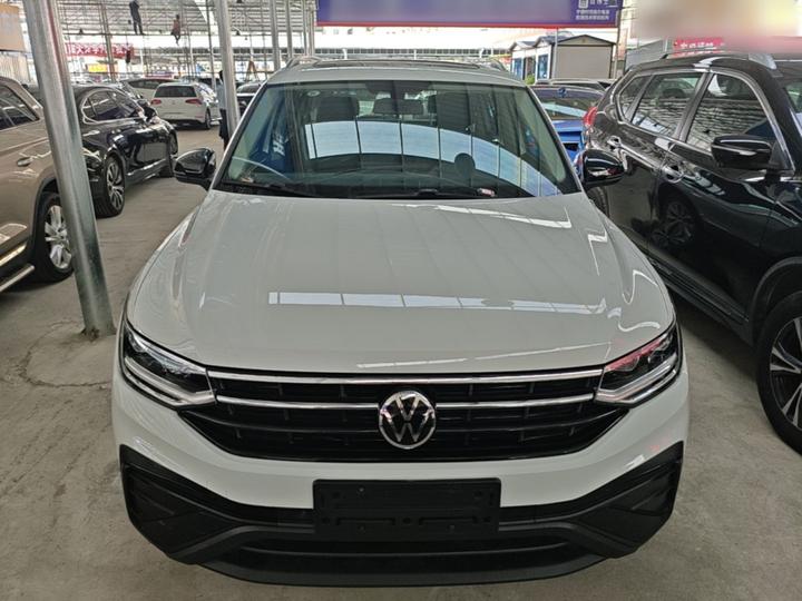 Tiguan L 2024 300TSI AT RWD photo 2