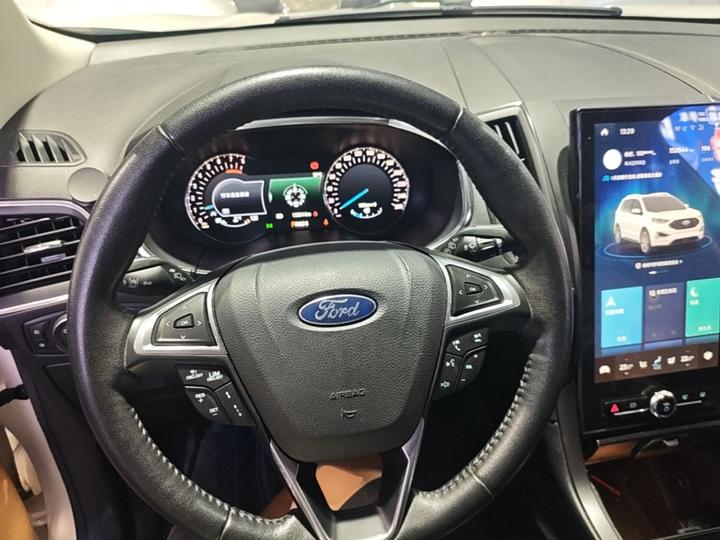 Edge 2020 EcoBoost 245 RWD 7-Seater photo 3