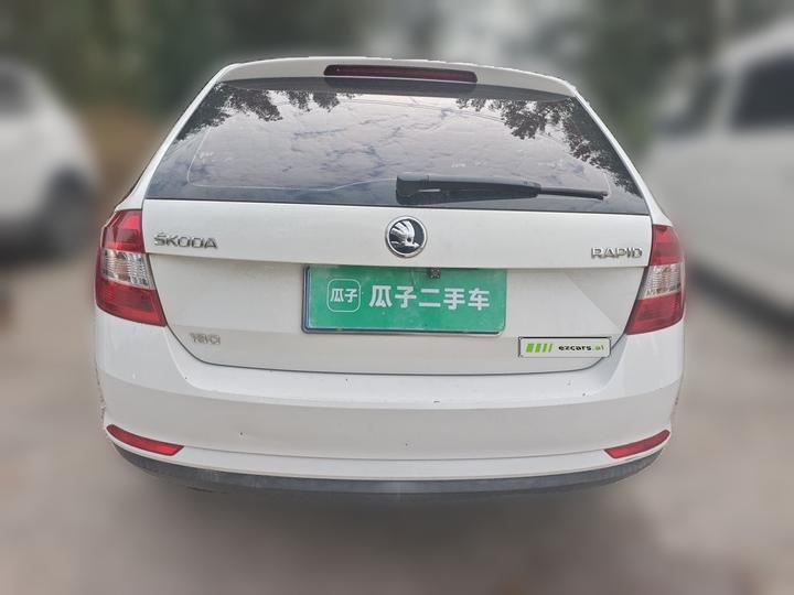 Rapid Spaceback 2018 1.6L AT Standard photo 5