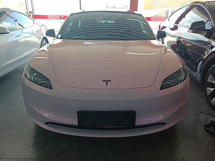 Model 3 2023 RWD photo 2