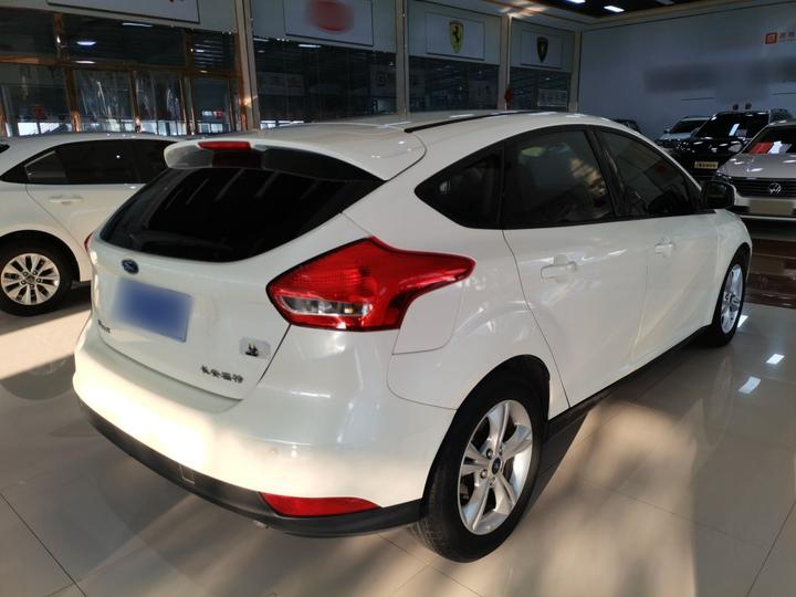 Focus 2015 Hatchback 1.6L AT Comfort photo 4