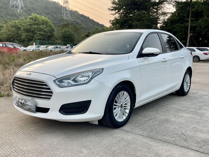 Escort 2017 Facelift 1.5L AT Comfort