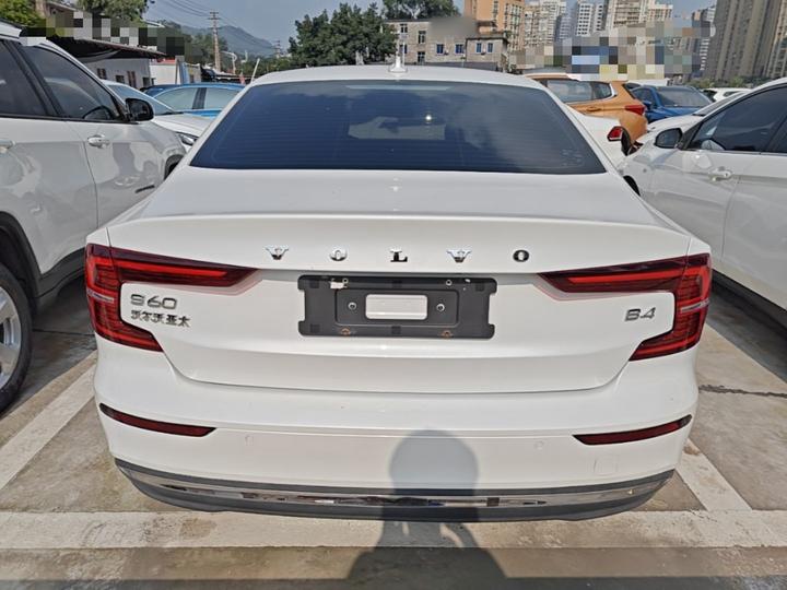 S60 2023 B4 Luxury photo 5