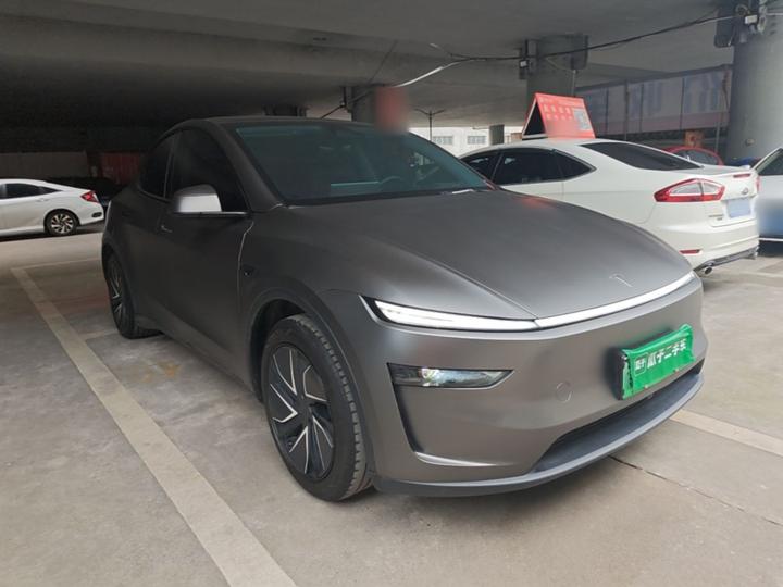 Model Y 2025 RWD photo 3