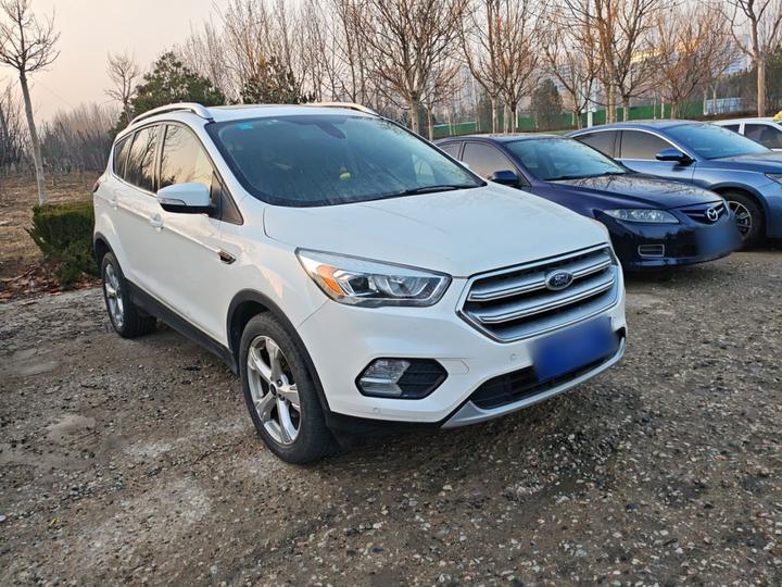 Kuga 2018 EcoBoost 180 RWD photo 3
