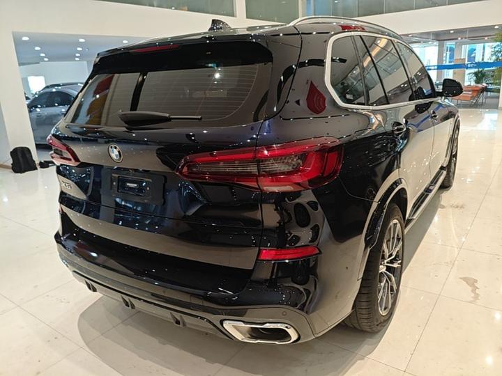 X5 2022 Facelift xDrive 30Li Exclusive M Sport Package photo 4