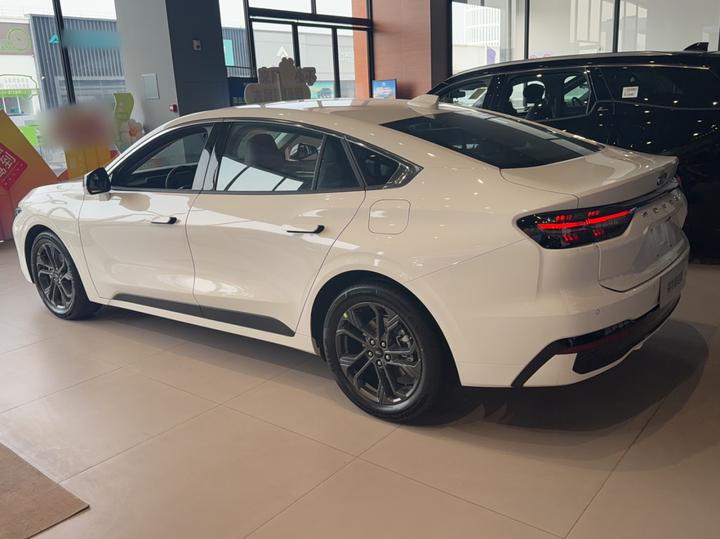 Mondeo 2026 2.0T EcoBoost Luxury photo 2