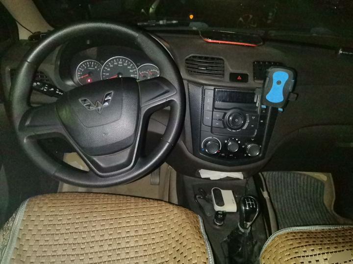 Wuling Hongguang 2014 1.5L S Standard photo 5
