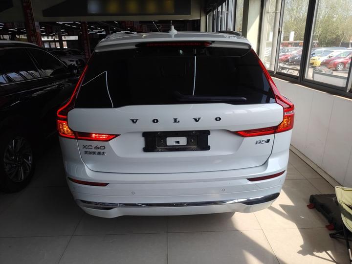 XC60 2023 B5 AWD Luxury photo 3