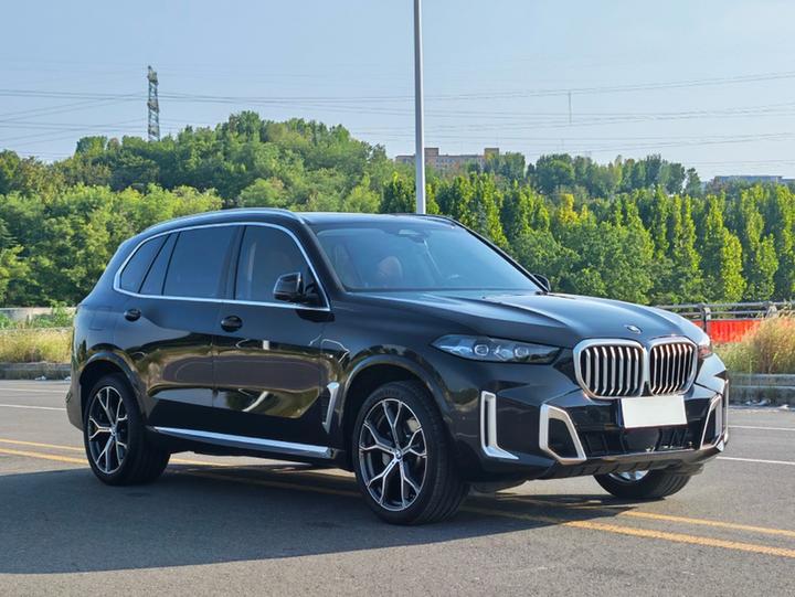 X5 2023 xDrive 30Li Exclusive M Sport Package photo 3