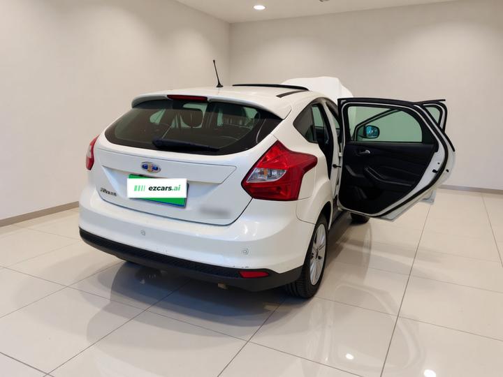 Focus 2012 Hatchback 1.6L AT photo 6