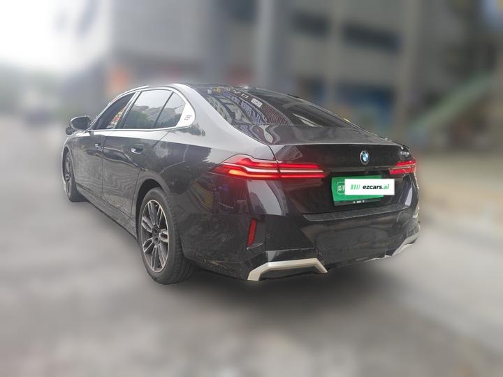 5 Series 2025 525Li M Sport Package photo 4