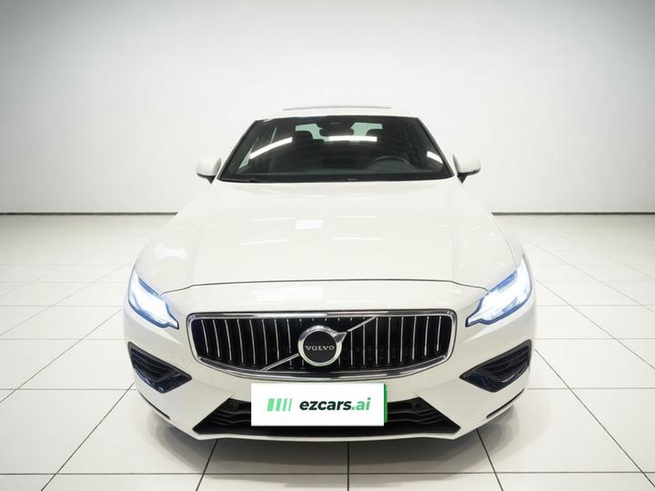 S60 2026 B4 Luxury photo 2