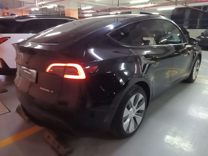 Model Y 2022 Facelift RWD photo 6