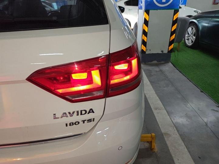 2017 180TSI DSG Comfort photo 7
