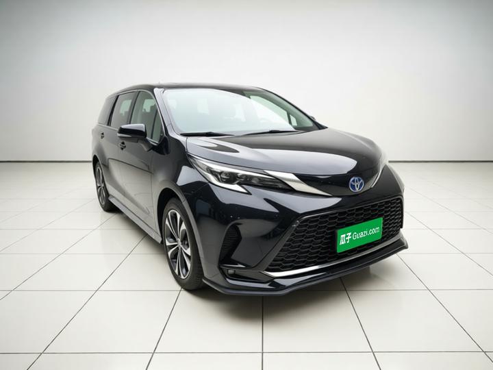 Granvia 2023 2.5L Hybrid Premium PLUS photo 3
