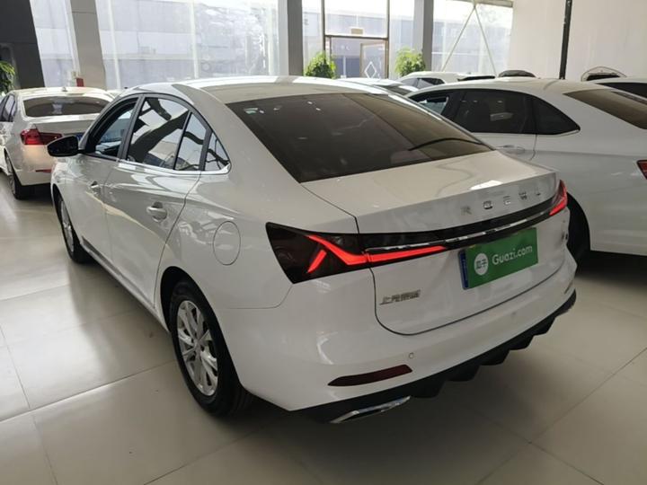 i5 2023 1.5L CVT Luxury photo 4