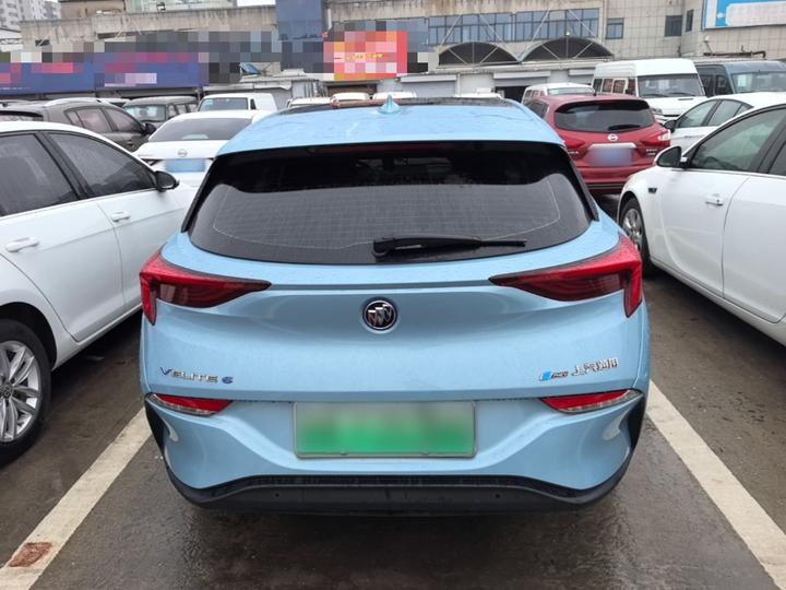 6 2020 PHEV Fashion photo 5