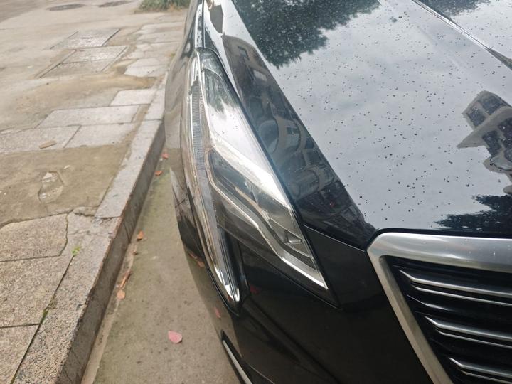 XTS 2018 28T Tech photo 7