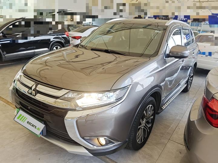 Outlander 2016 2.4L AWD Luxury 7-Seater