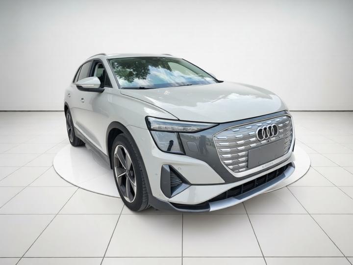 Q5 e-tron 2022 40 e-tron Starlight photo 3