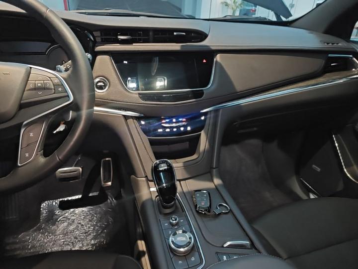 XT5 2024 2.0T AWD Luxury photo 8