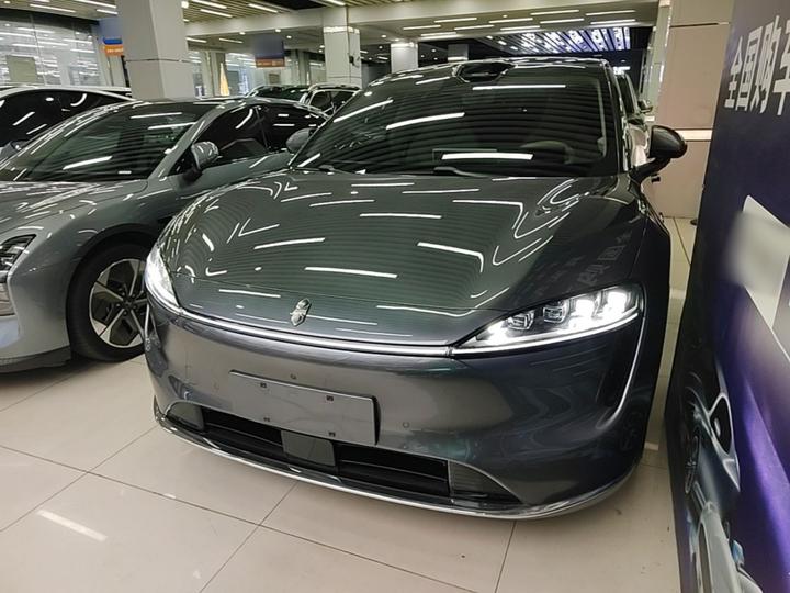 HIMA Luxeed R7 2024 EV 802km Max