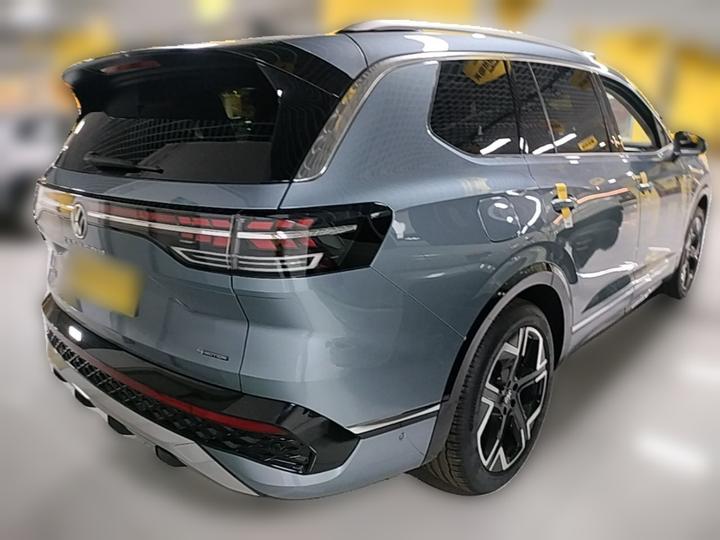 2026 450TSI AWD Flagship 6-Seater photo 4