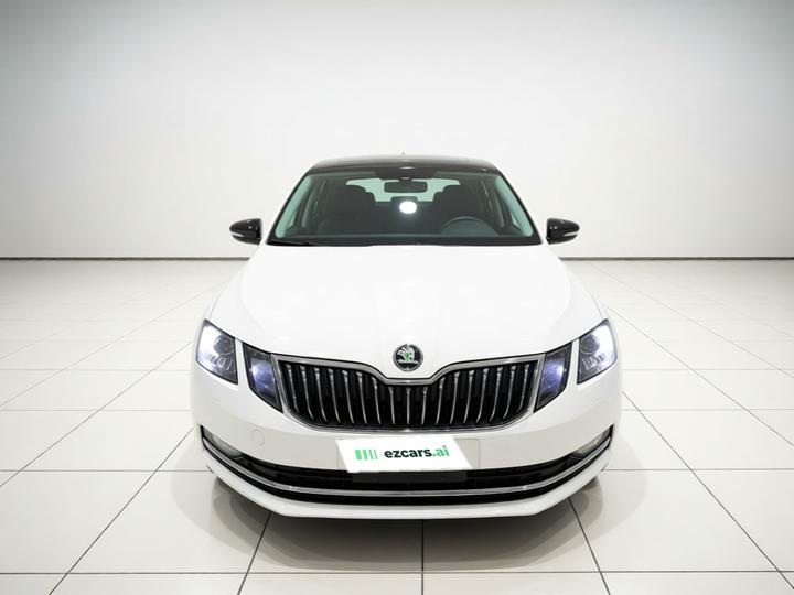 Octavia 2018 1.6L AT Luxury photo 2
