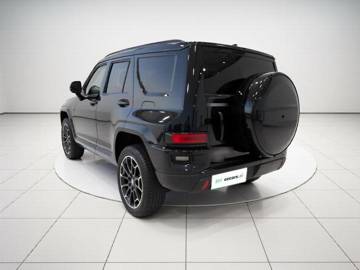700 EV 2024 Hi4-T photo 4