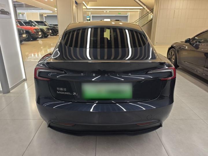 Model 3 2023 RWD photo 3