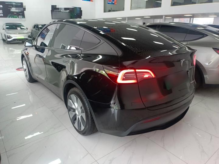 Model Y 2022 Facelift RWD photo 4