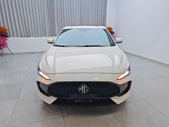 MG5 2023 180DVVT CVT Luxury photo 2