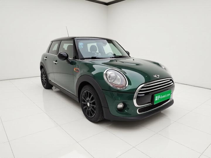 2016 1.5T COOPER 5-Door photo 3