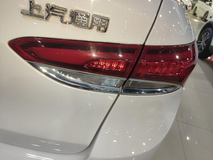 Excelle 2021 Facelift Classic 1.5L AT Elite photo 7