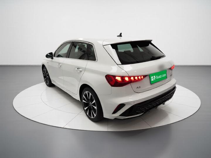 A3 2026 Sportback 35TFSI Flying Spur photo 4